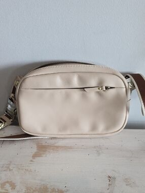 Andar The Devin Crossbody Bag In Tan